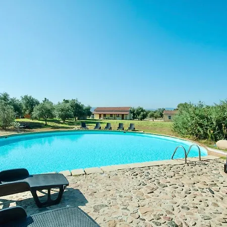 Isa - Lofts With Private Outdoor Area And Swimming-pool In Apartmanhotel