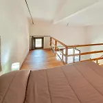 Aparthotel Isa - Lofts With Private Outdoor Area And Swimming-pool In