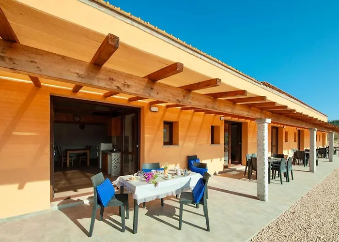 Isa - Lofts With Private Outdoor Area And Swimming-pool In Badesi